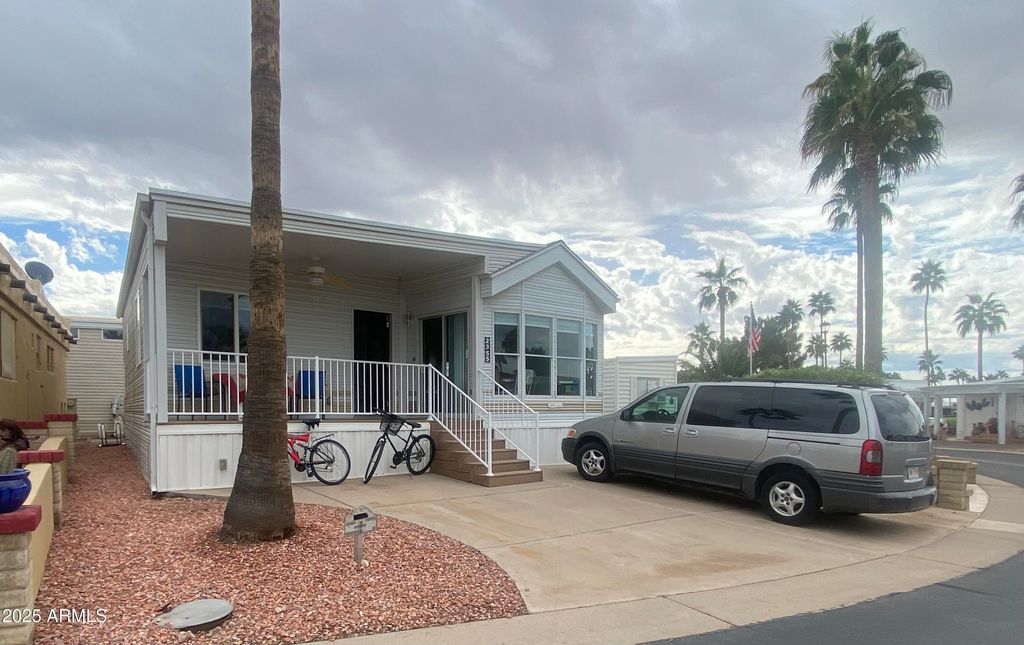 Photo of 2355 S Pomo Avenue, Apache Junction, AZ 85119 (MLS # 6950725)