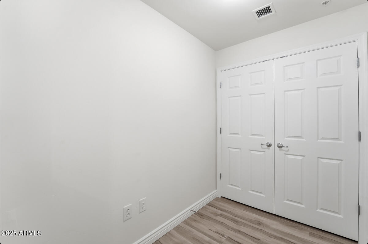 5350 E DEER VALLEY Drive 2429