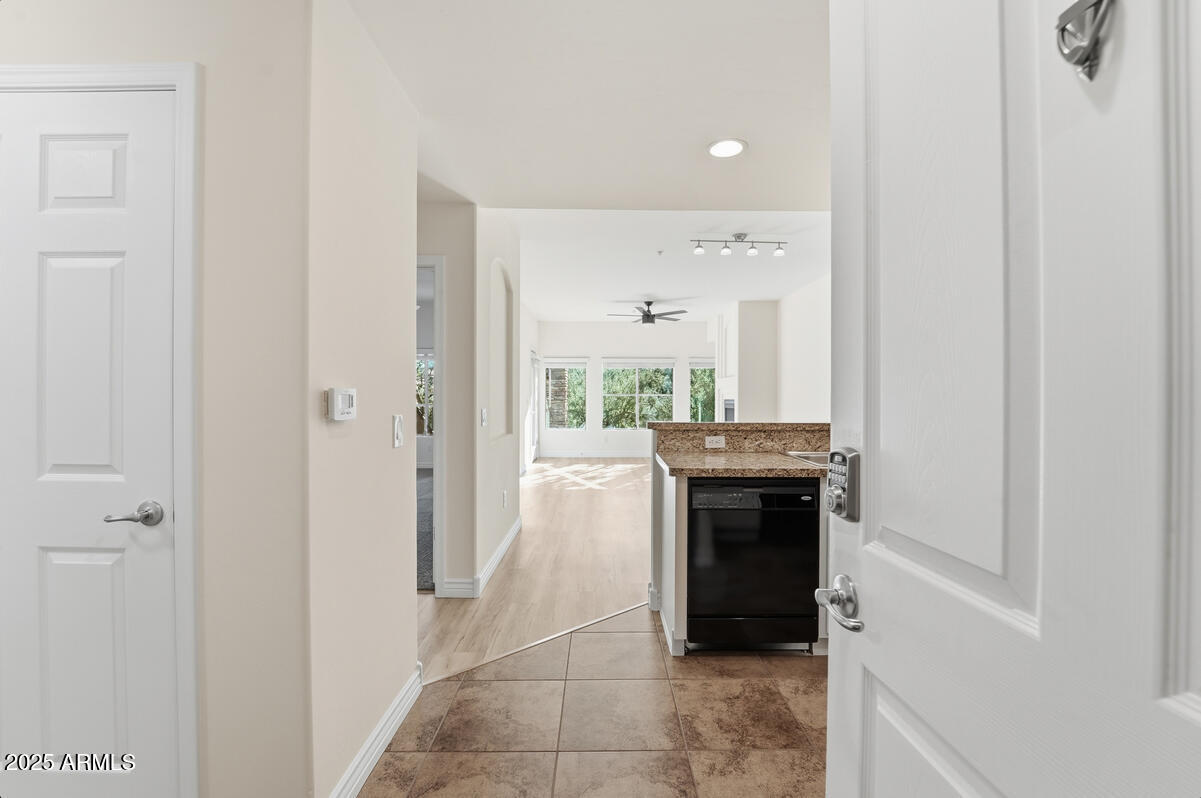 5350 E DEER VALLEY Drive 2429