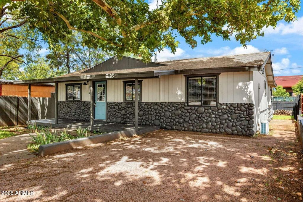 Photo of 214 E Aero Drive, Payson, AZ 85541 (MLS # 6934653)