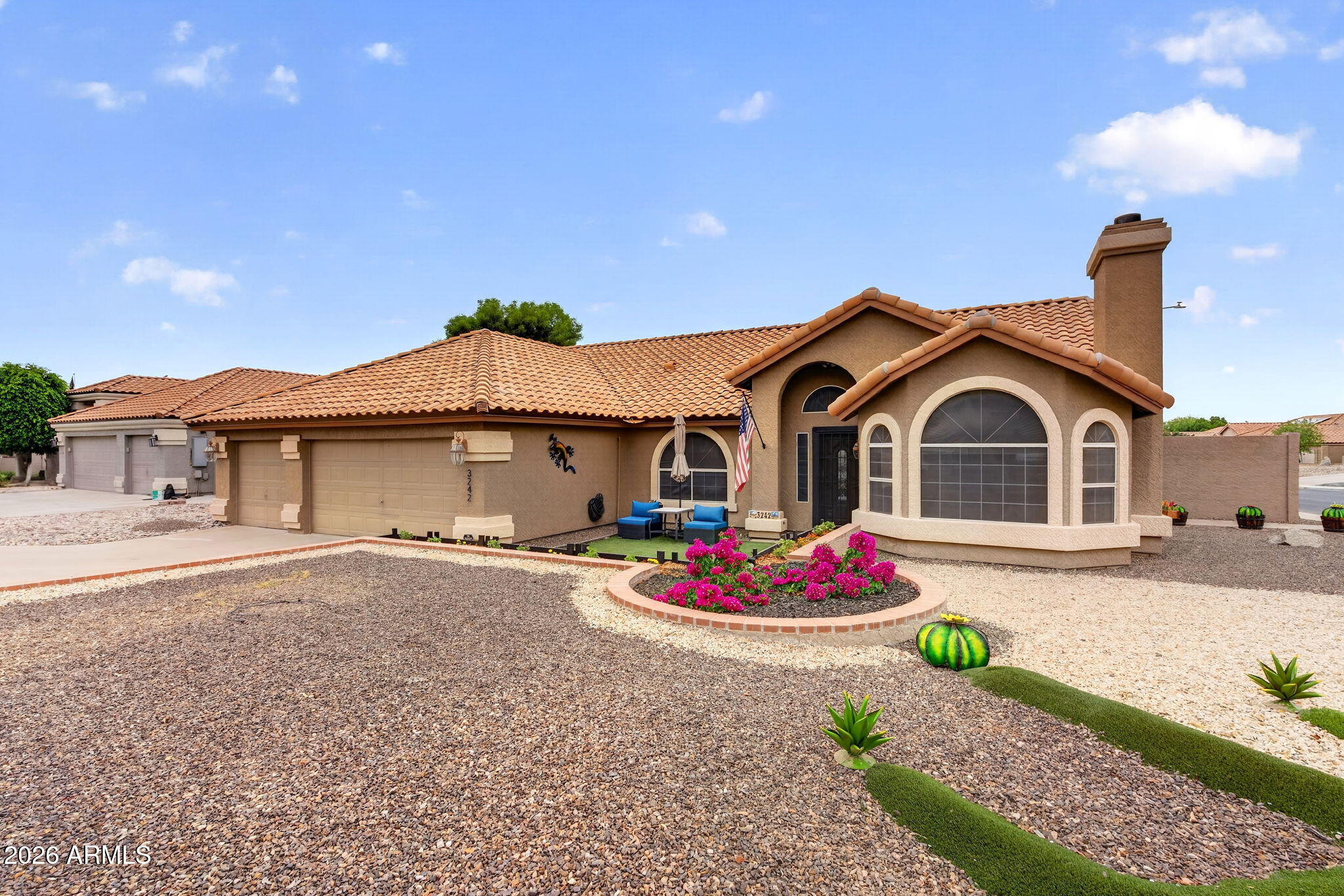 3242 N RICARDO Circle
