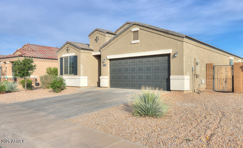 1127 E TYLER Lane