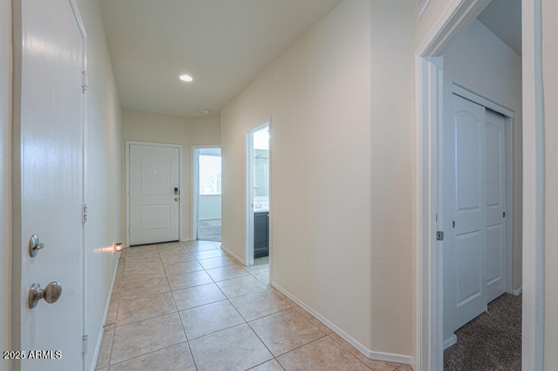 1127 E TYLER Lane
