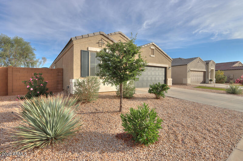 1127 E TYLER Lane