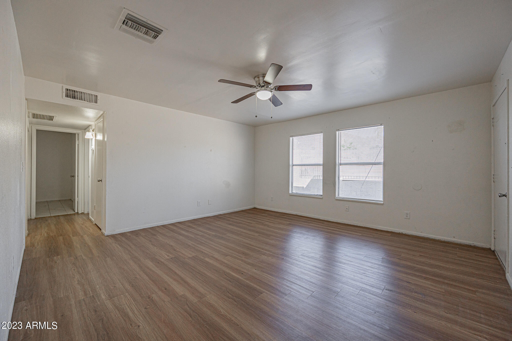 925 W PEORIA Avenue 29