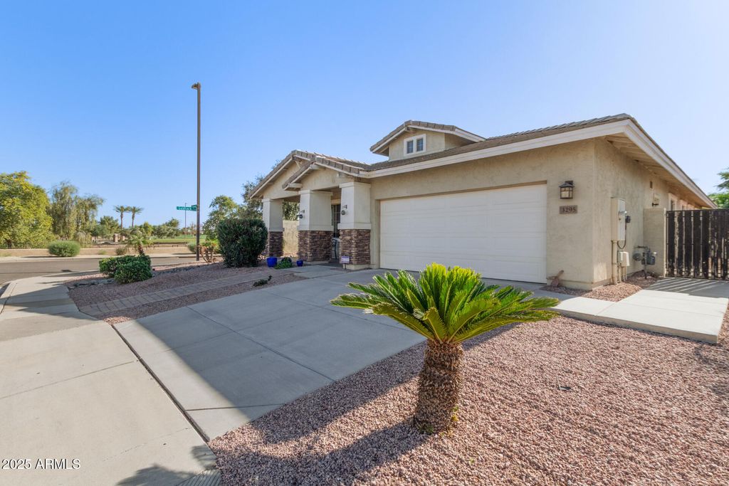 Photo of 3295 E Castanets Drive, Gilbert, AZ 85298 (MLS # 6958709)