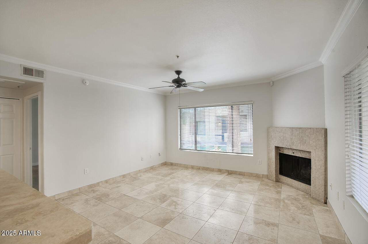 750 E NORTHERN Avenue 1055