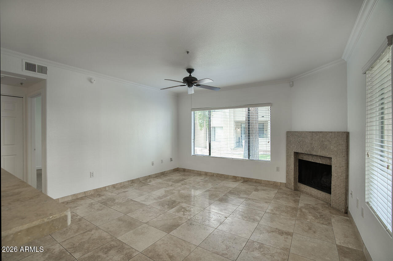 750 E NORTHERN Avenue 1055