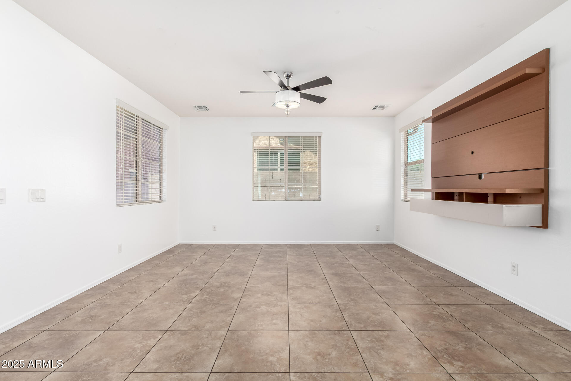 2735 N 73RD Drive