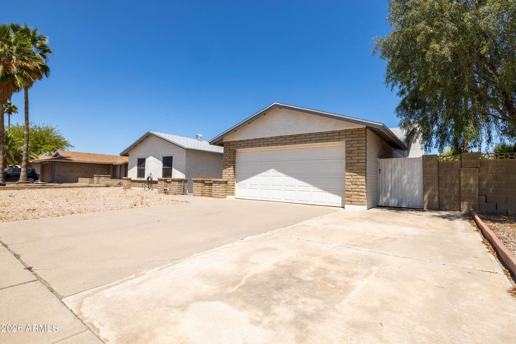 Photo of 2418 W Brooks Street, Chandler, AZ 85224 (MLS # 7024260)