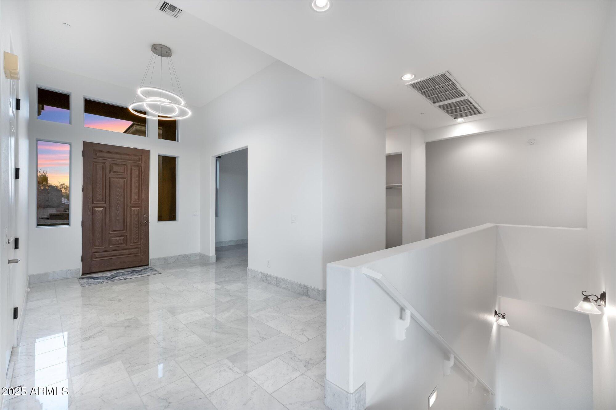 10838 N SKYLINE Drive