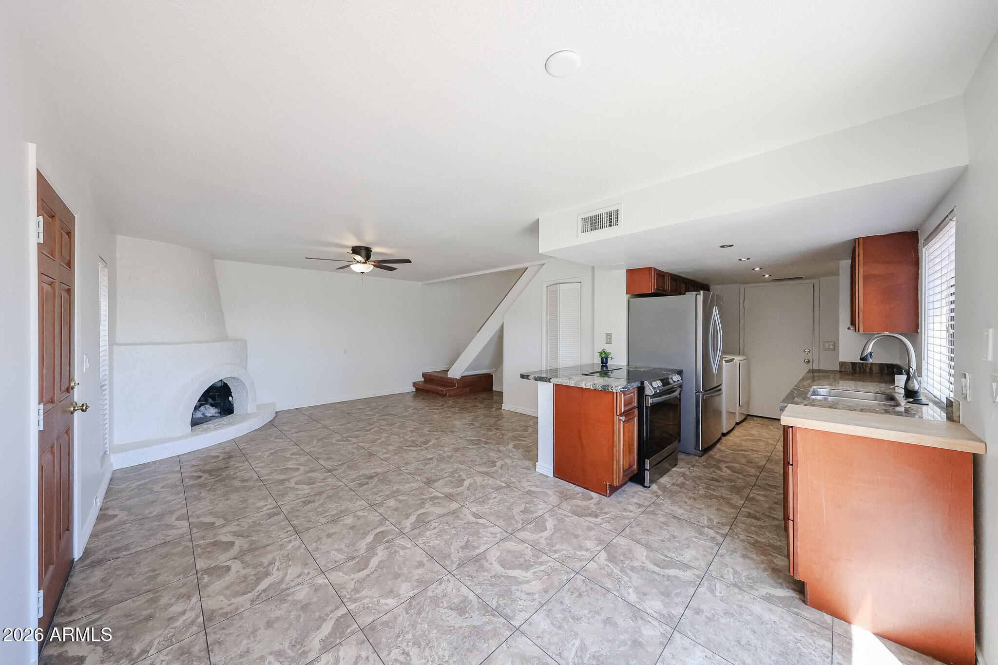 801 E NORTH Lane 1