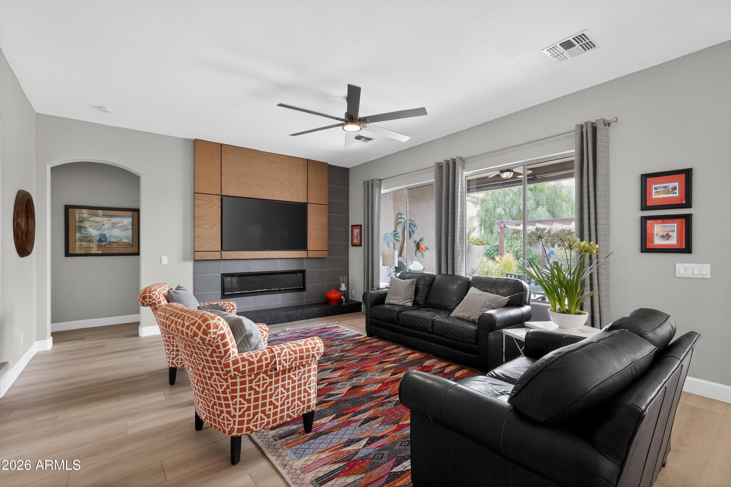 3127 W LANGUID Lane