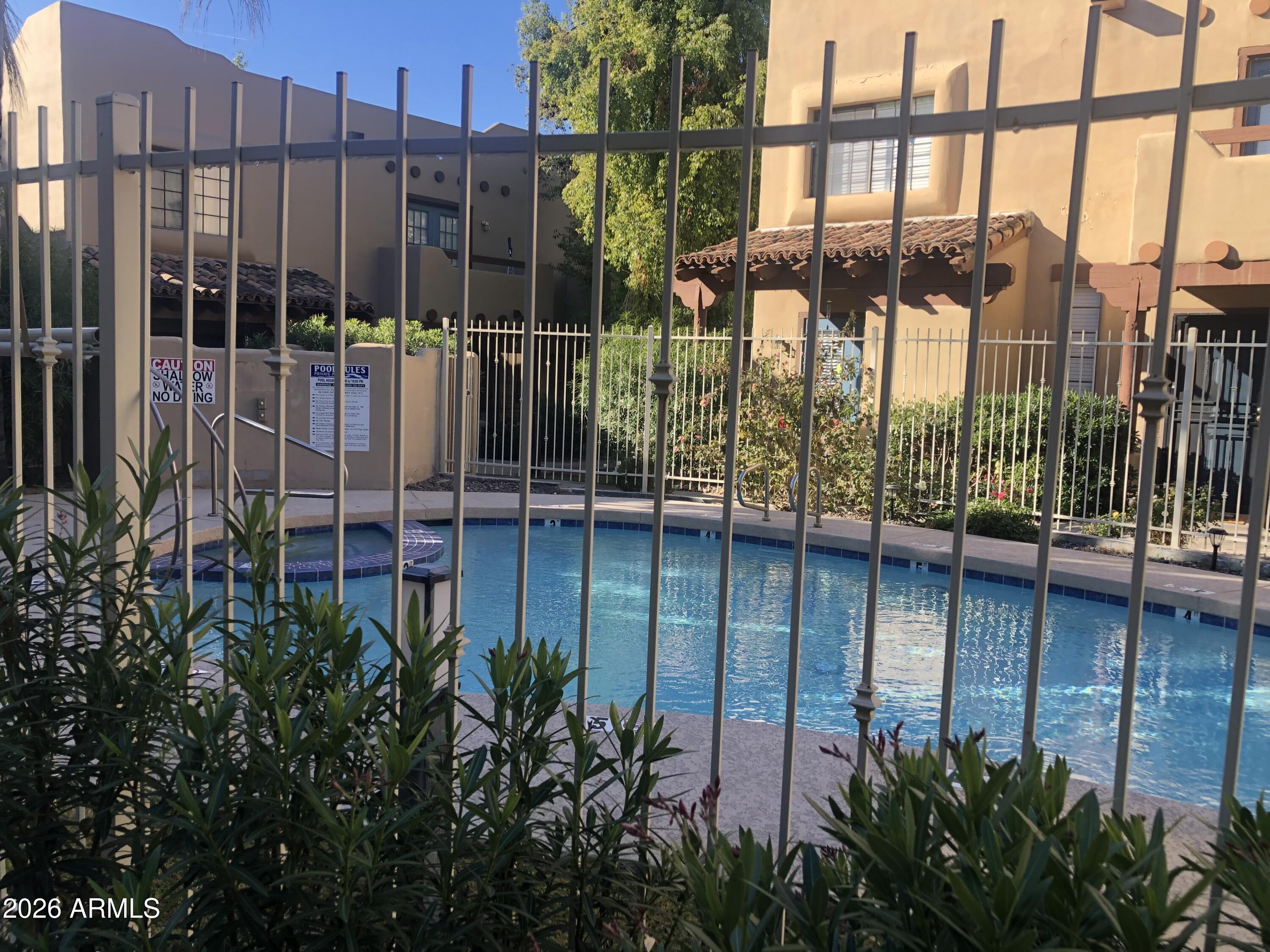 LAS CASAS CONDOMINIUM UNIT 1-28 - Residential