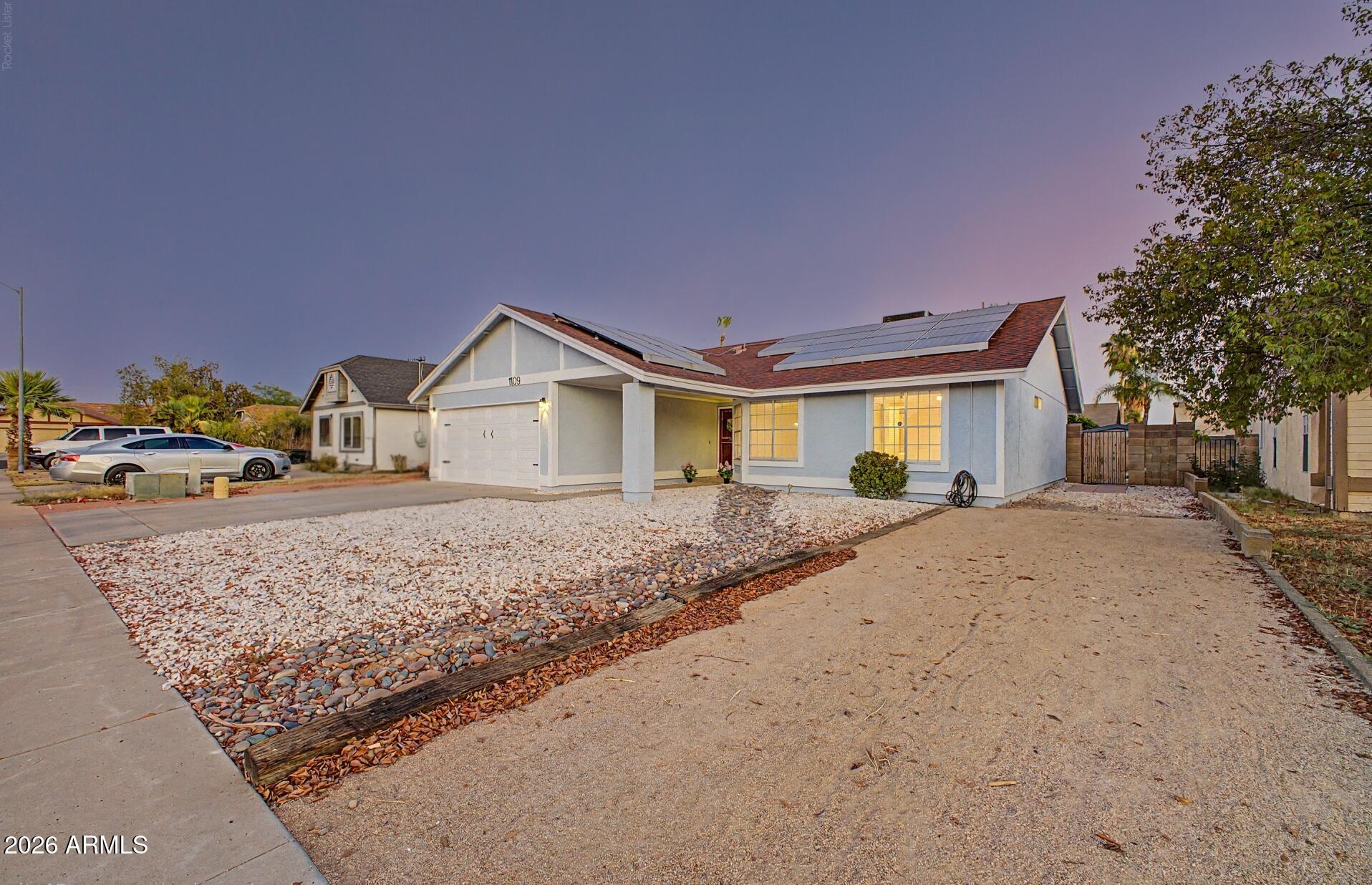 1109 W WICKIEUP Lane