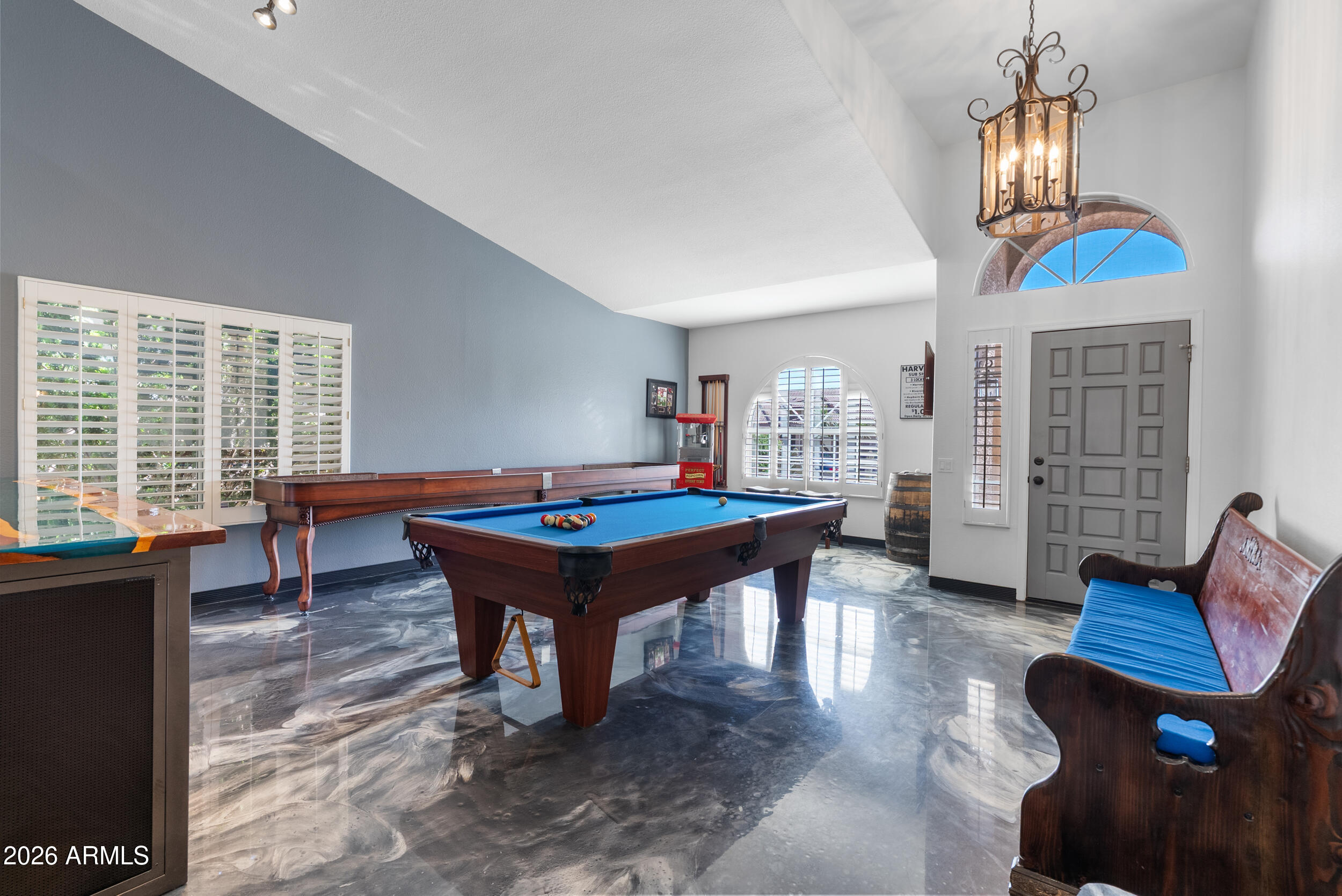 2502 E GLENHAVEN Drive