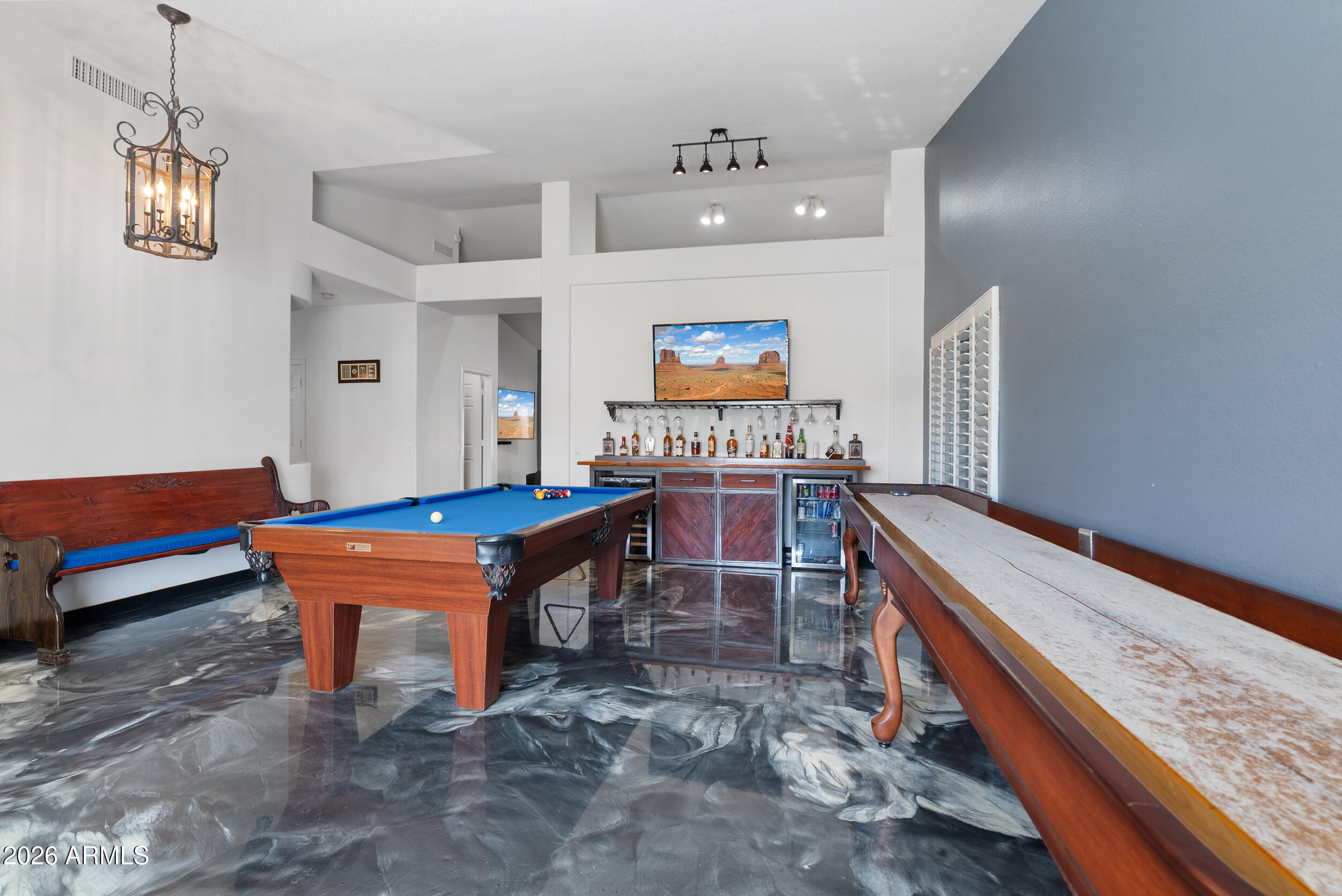 2502 E GLENHAVEN Drive