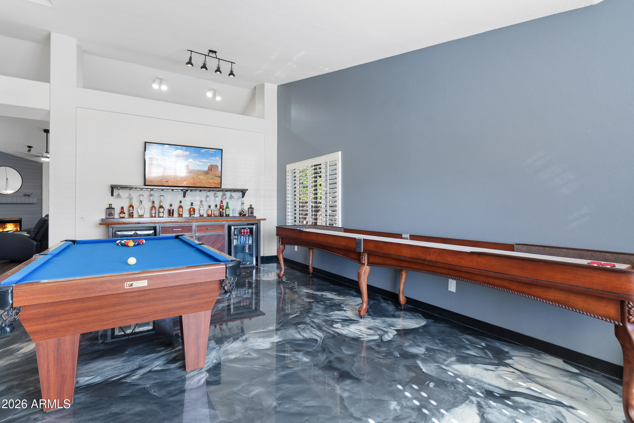 2502 E GLENHAVEN Drive