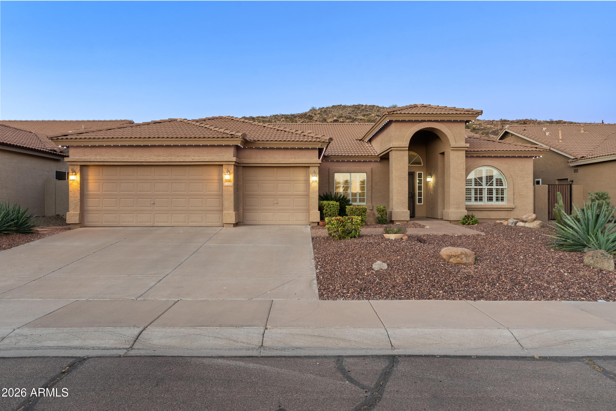 2502 E GLENHAVEN Drive