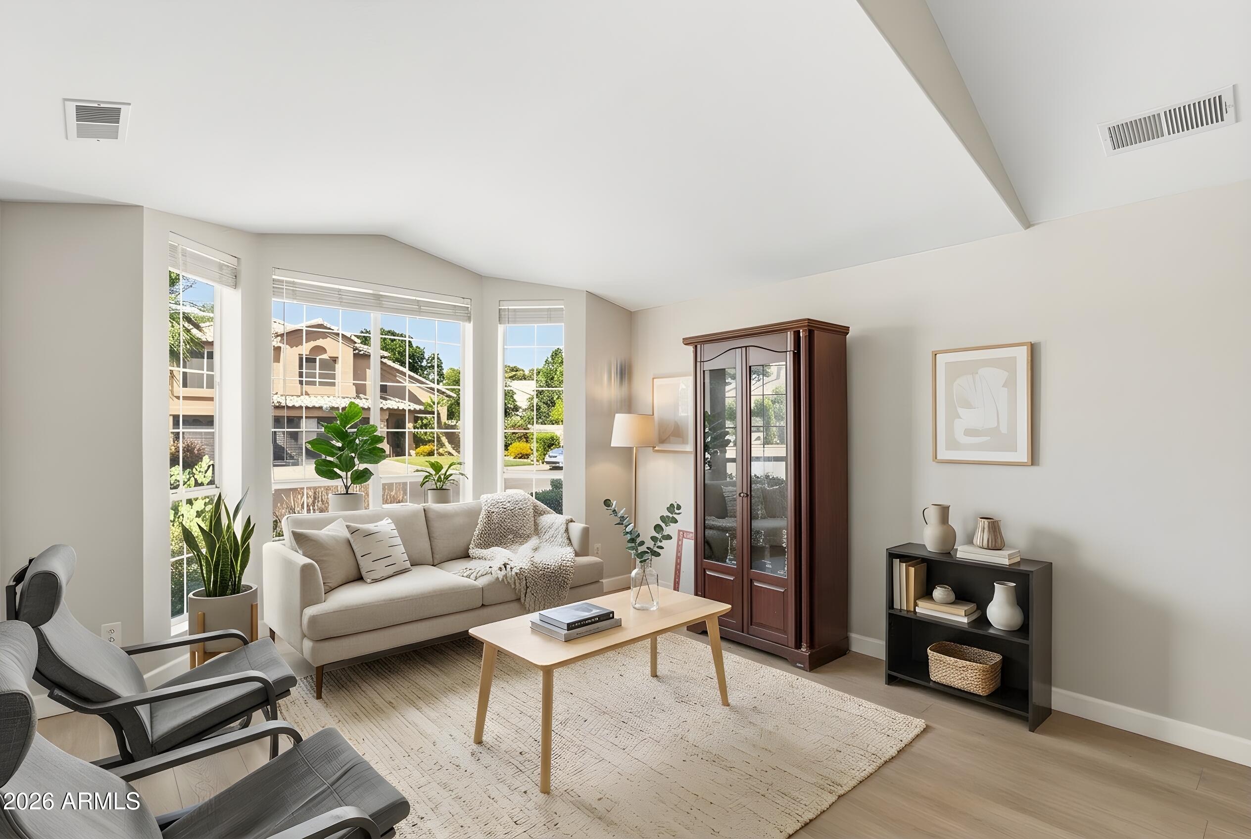 5321 W LINDA Lane