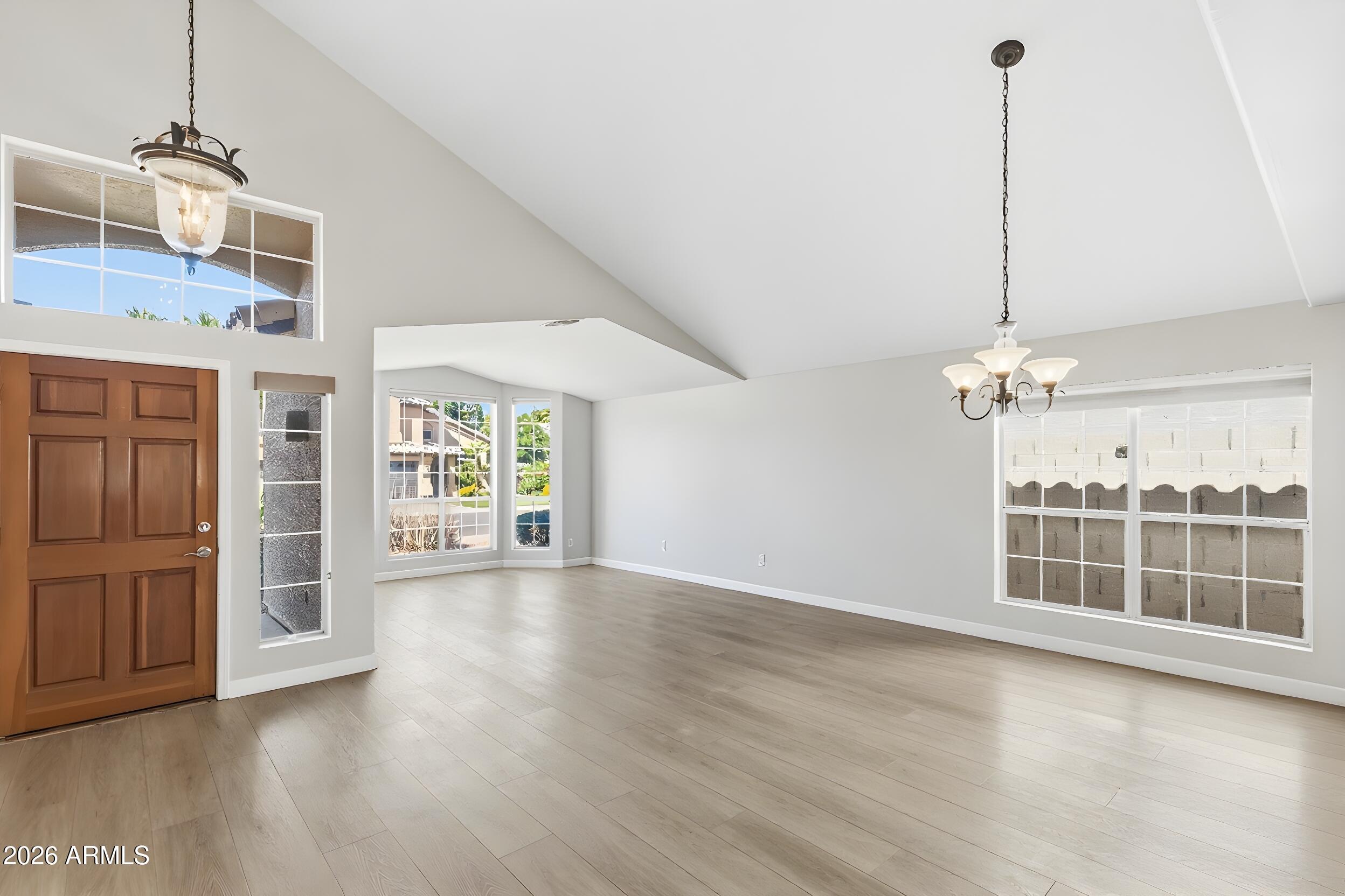 5321 W LINDA Lane