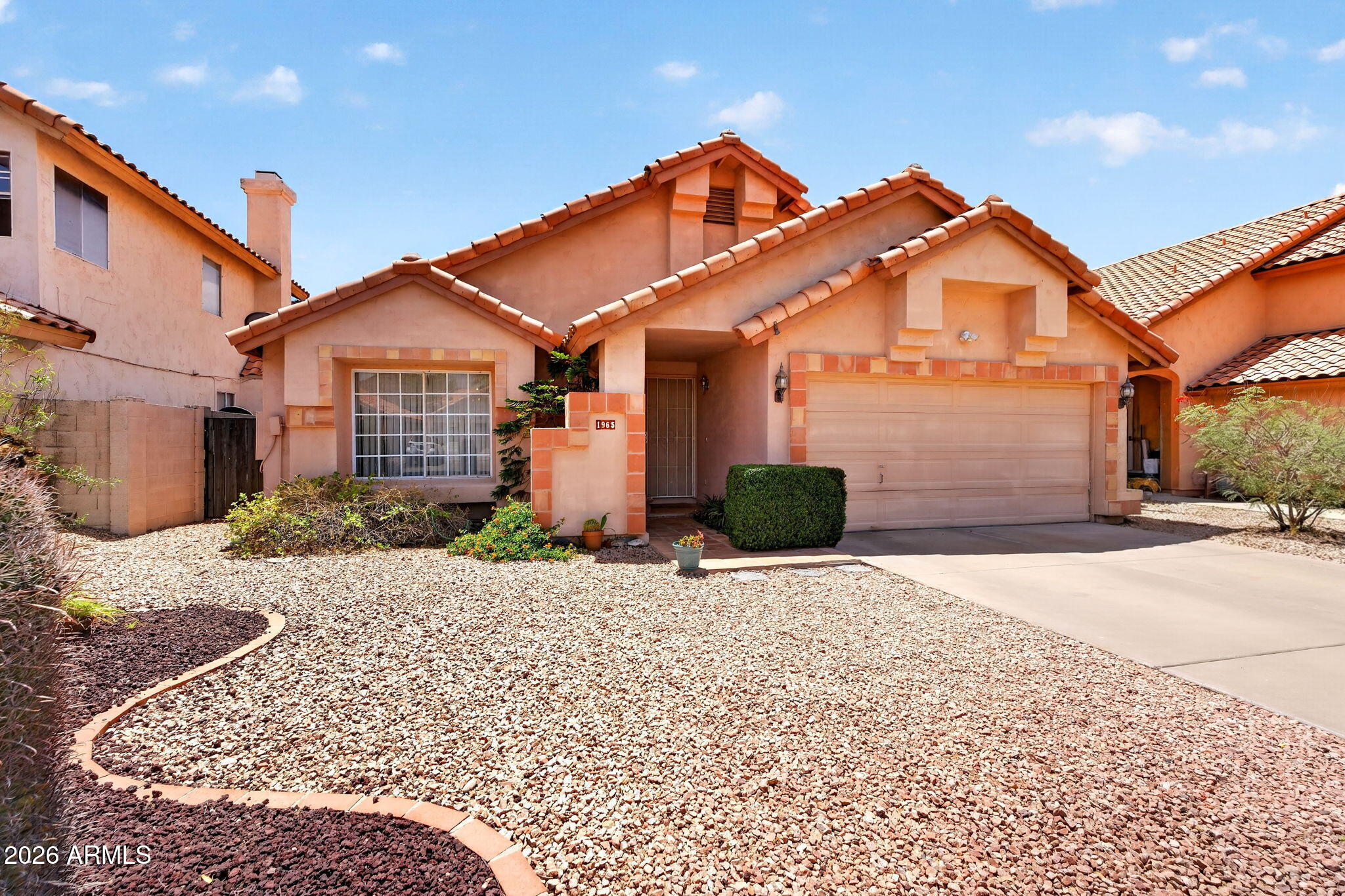 1965 E MORROW Drive