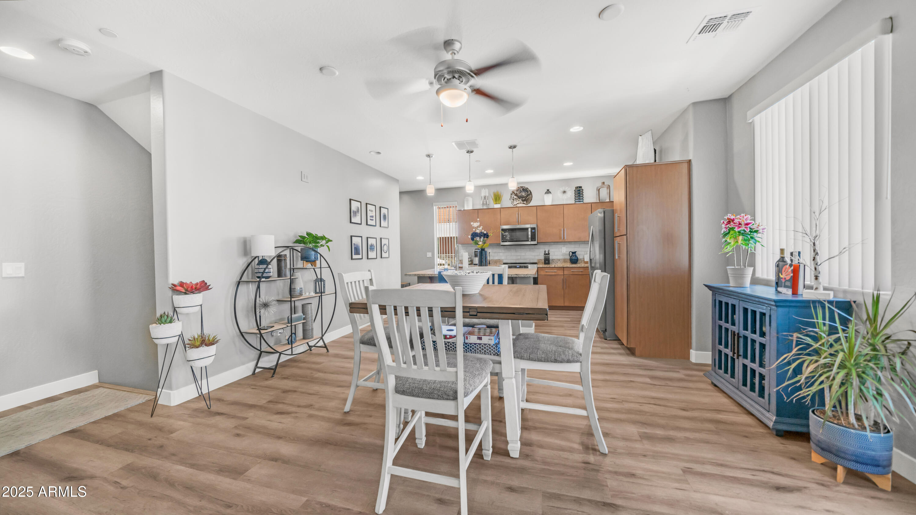 1250 N ABBEY Lane 275