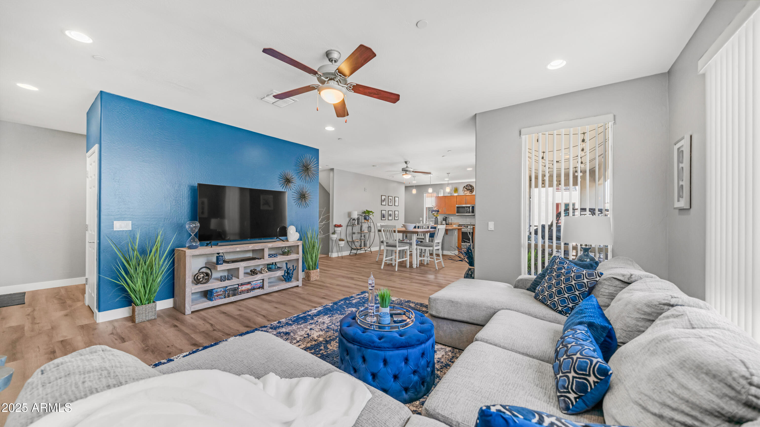 1250 N ABBEY Lane 275