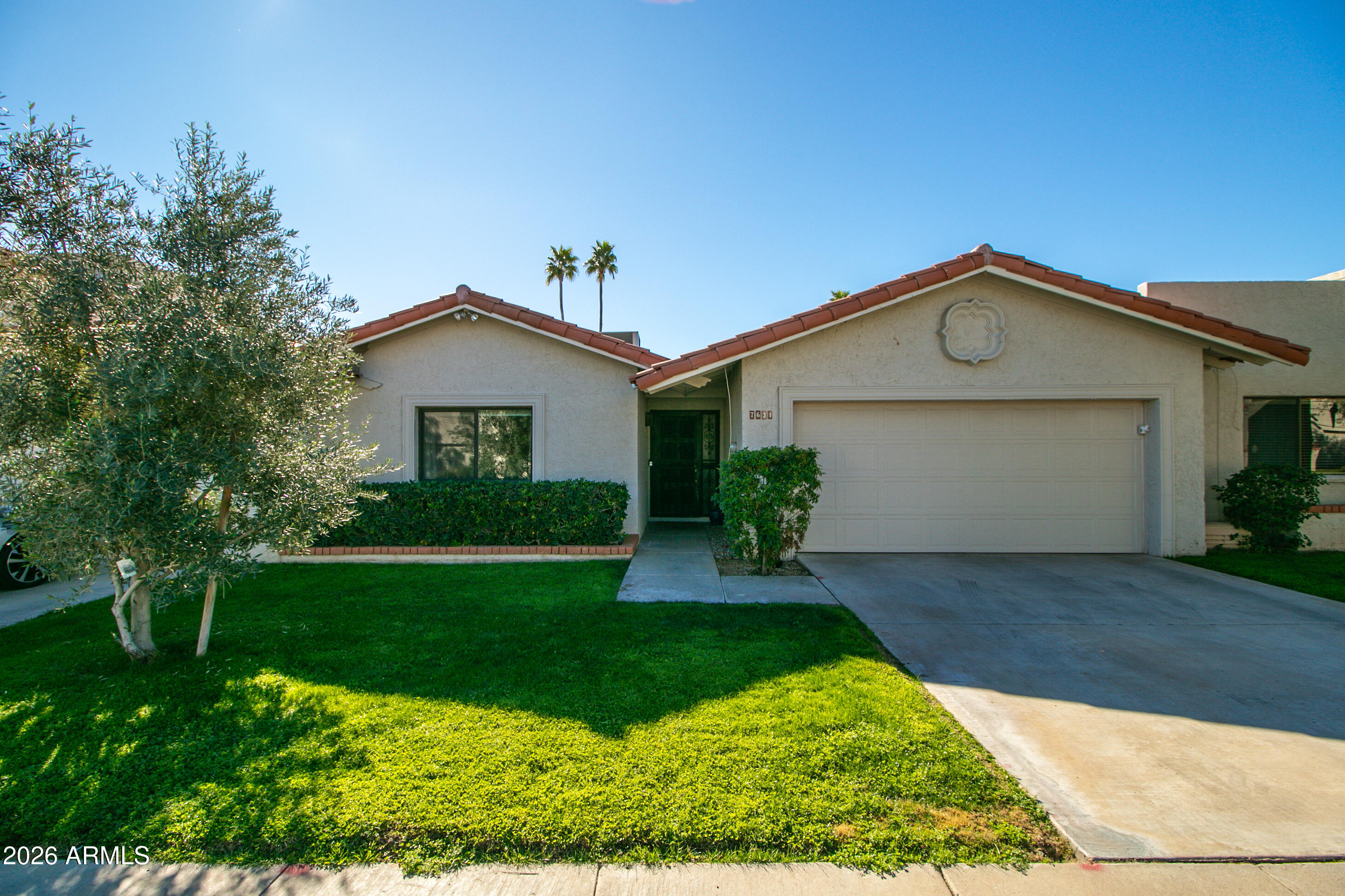 7631 E MEDLOCK Drive