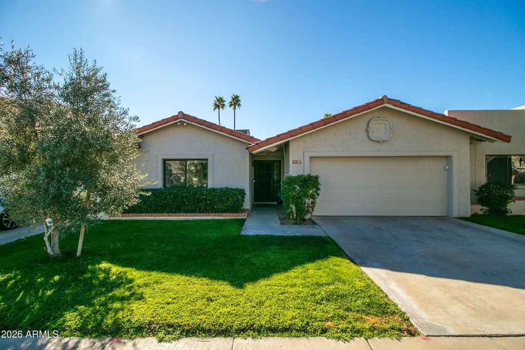 Photo of 7631 E Medlock Drive, Scottsdale, AZ 85250 (MLS # 6974161)