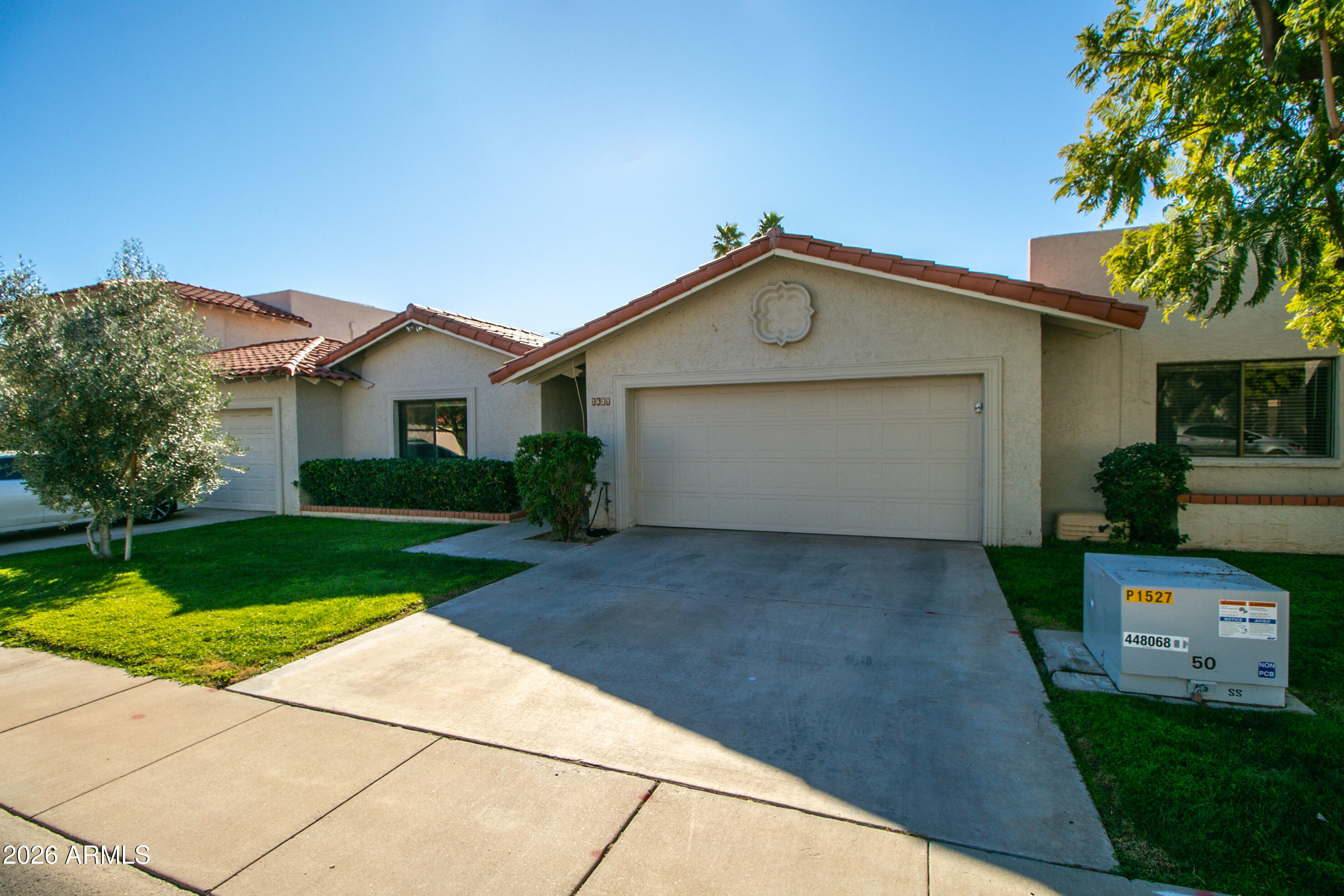 7631 E MEDLOCK Drive