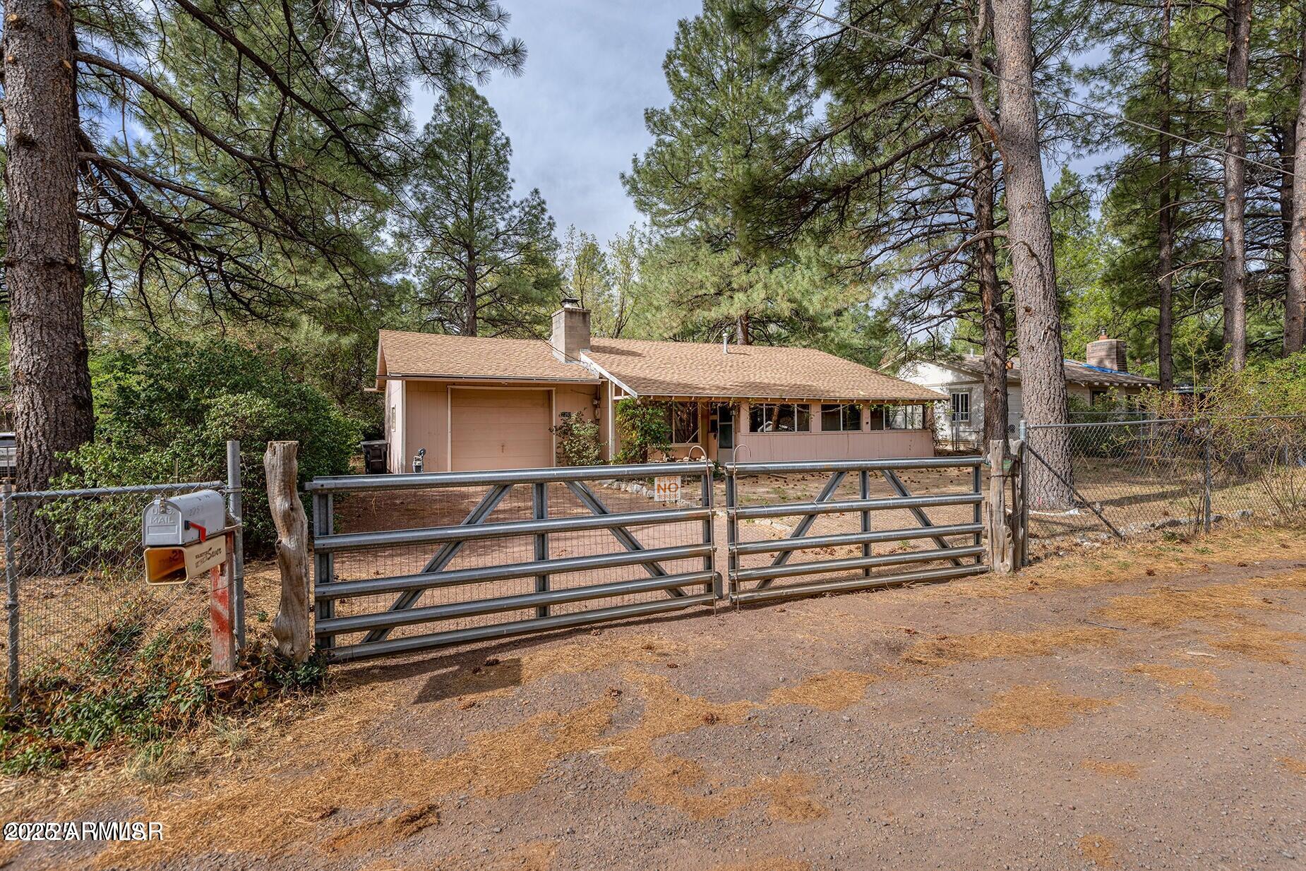 2257 CURRY Lane