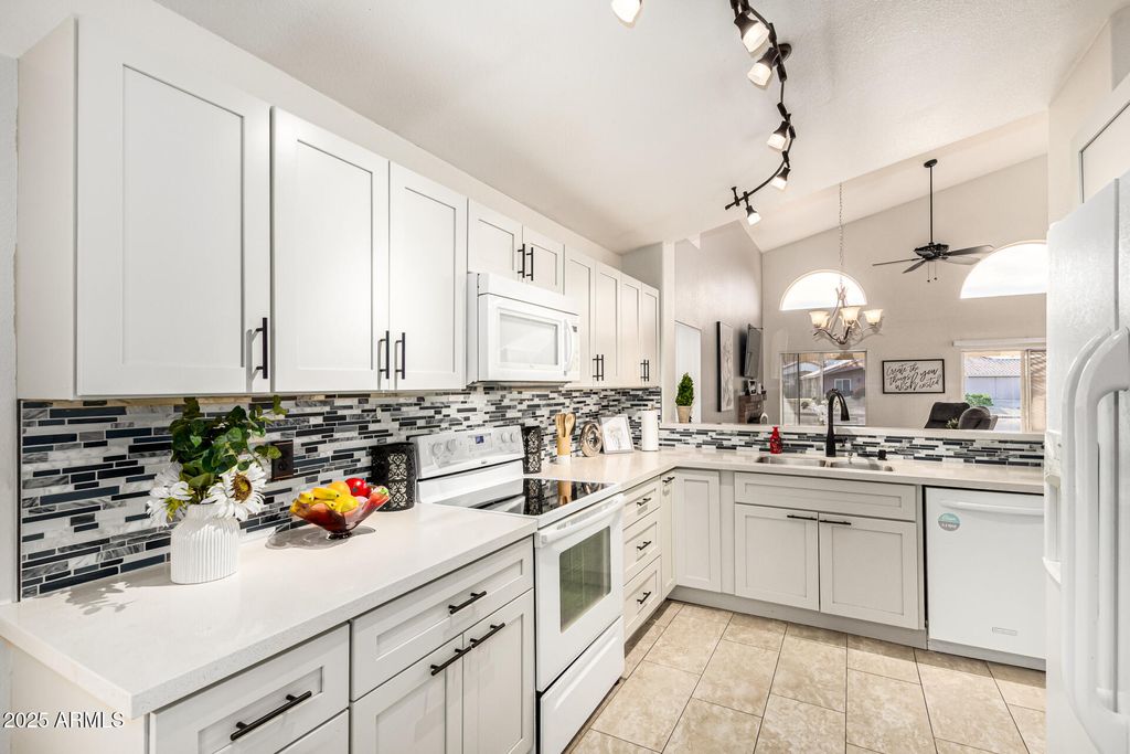 Photo of 60 S Willow Creek Street, Chandler, AZ 85225 (MLS # 6953653)