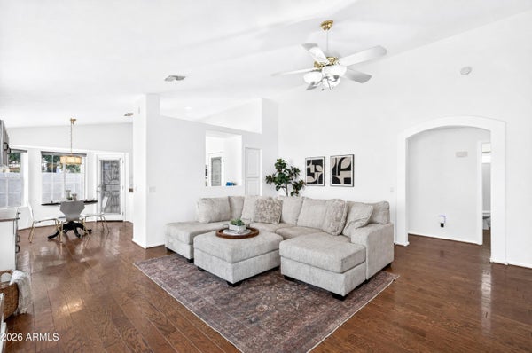 909 S SCALLOP DR, GILBERT, AZ 85233 - Image 6a36069debbdcb8a6a8dd48f9501aecb/369665313