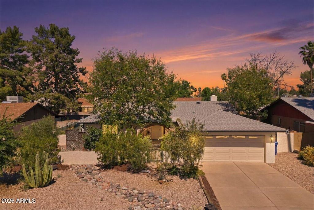 Photo of 1208 W Loughlin Drive, Chandler, AZ 85224 (MLS # 7007100)