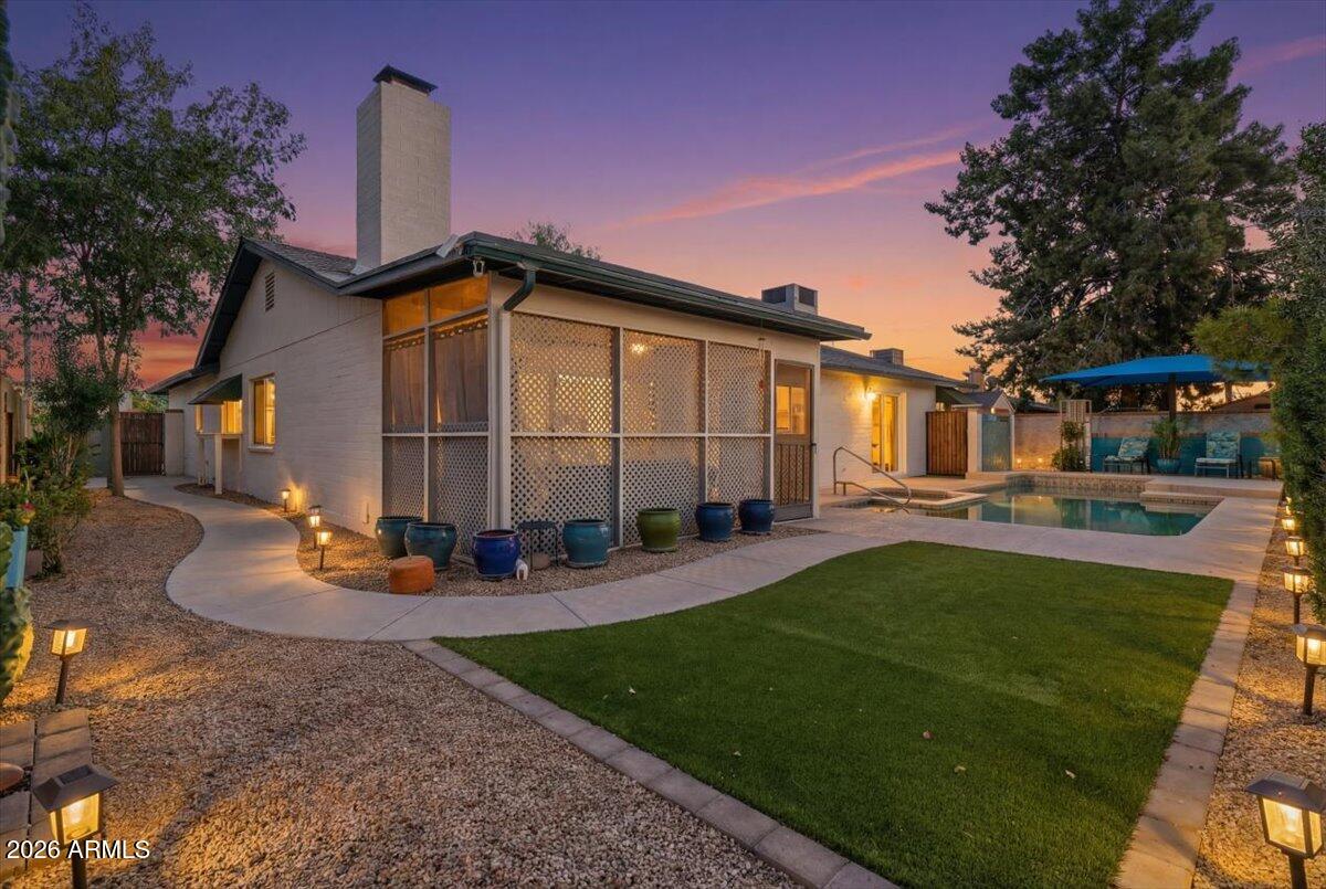 1208 W LOUGHLIN Drive