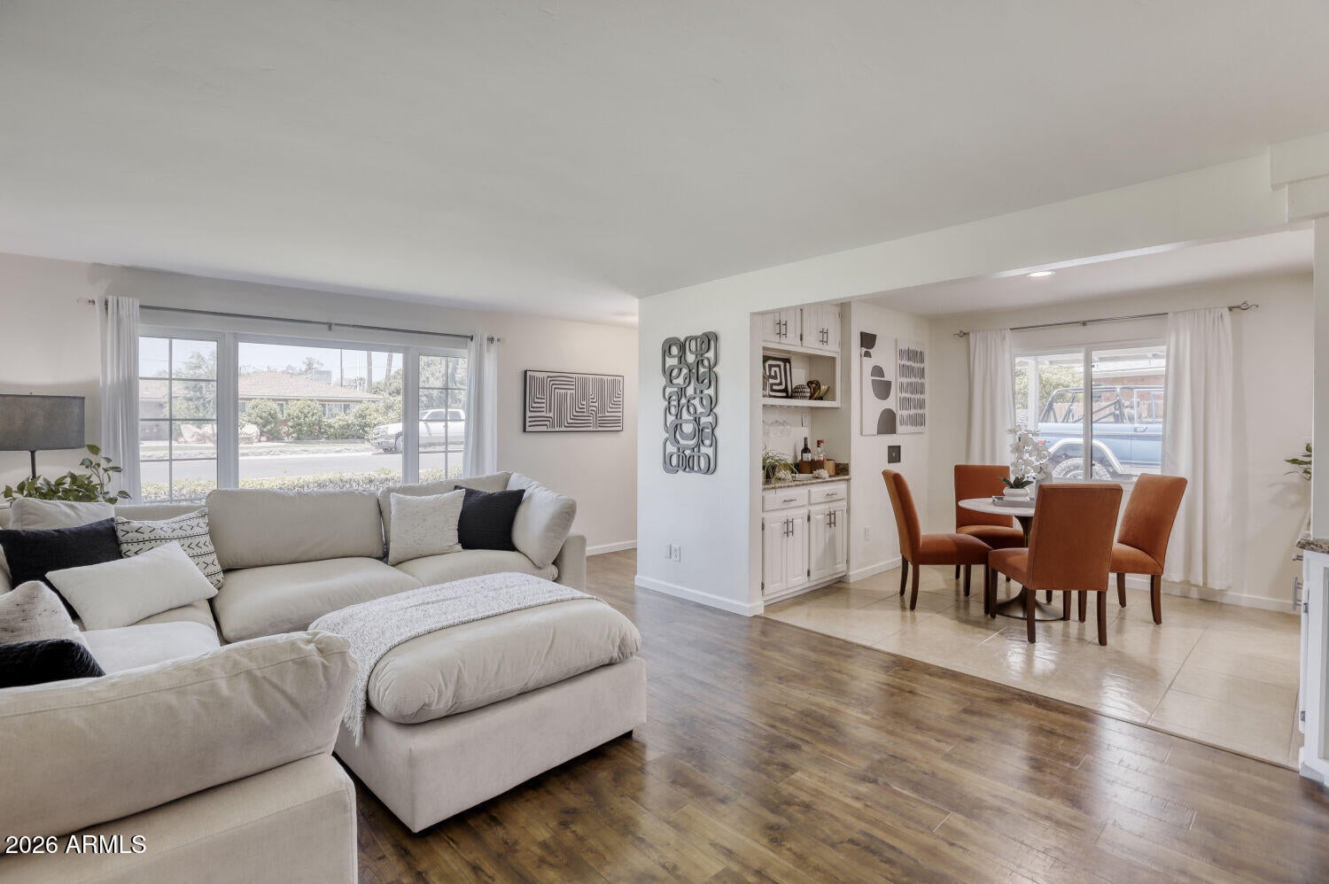 1939 E SOLANO Drive