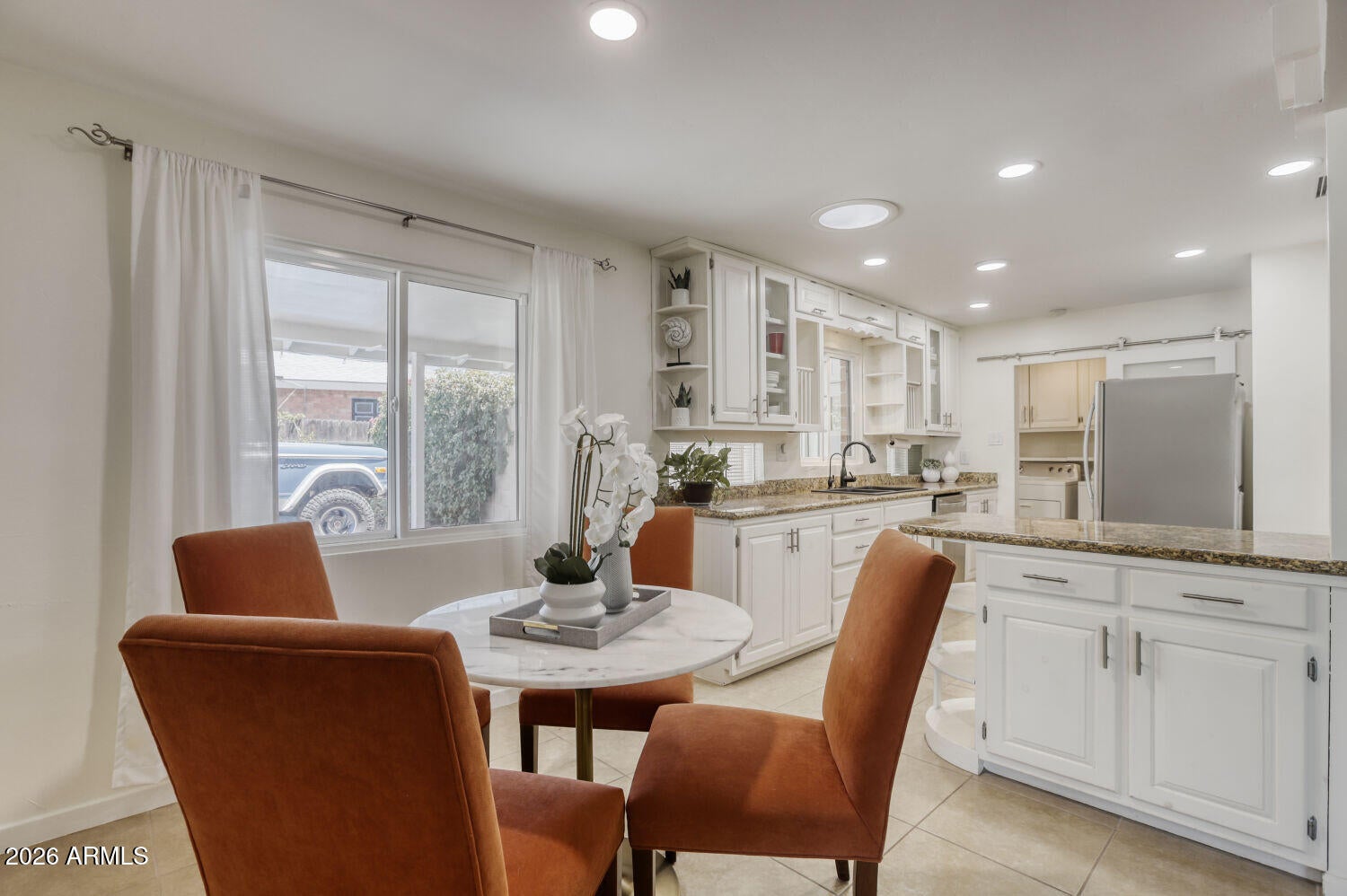 1939 E SOLANO Drive