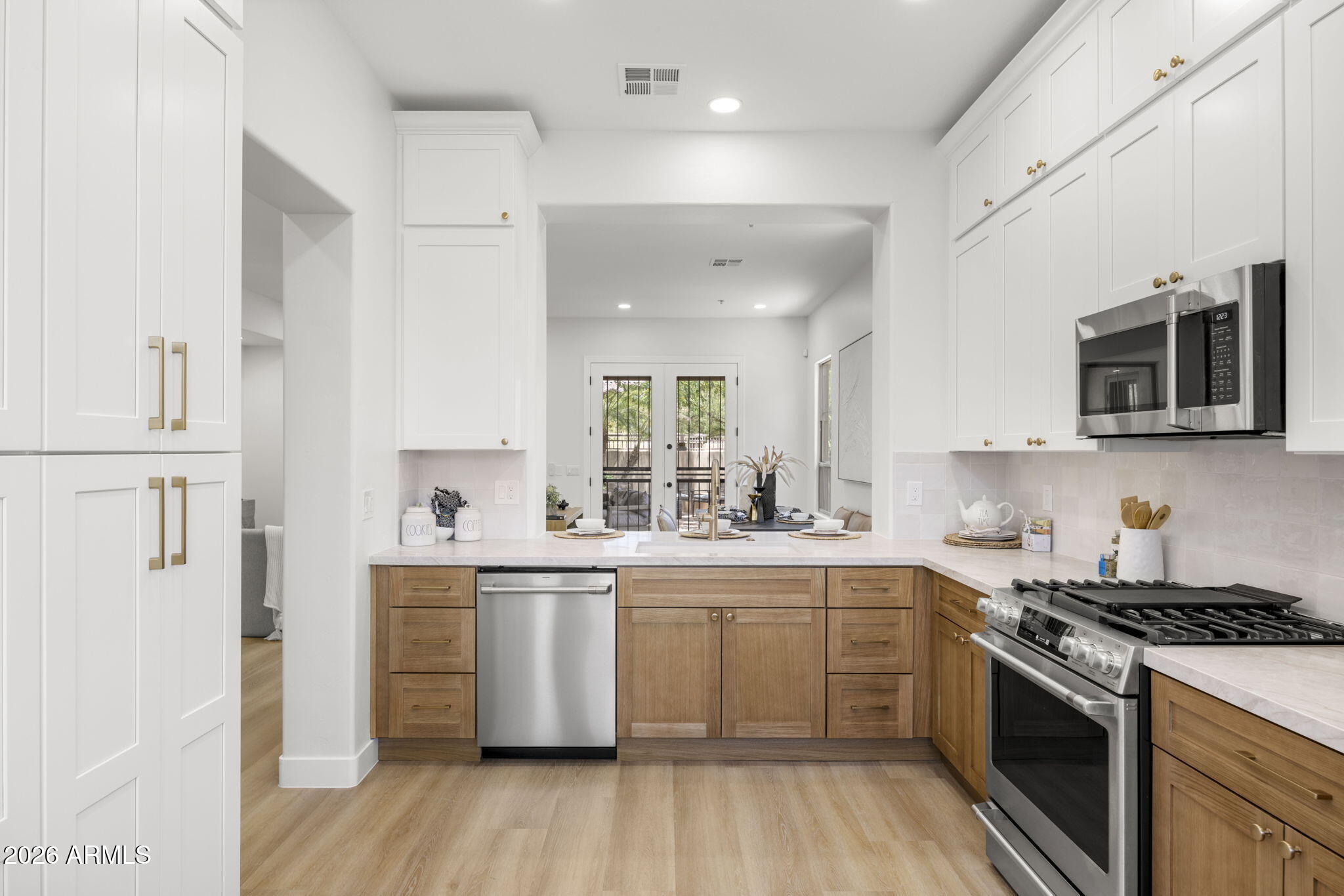 7216 E AURORA --