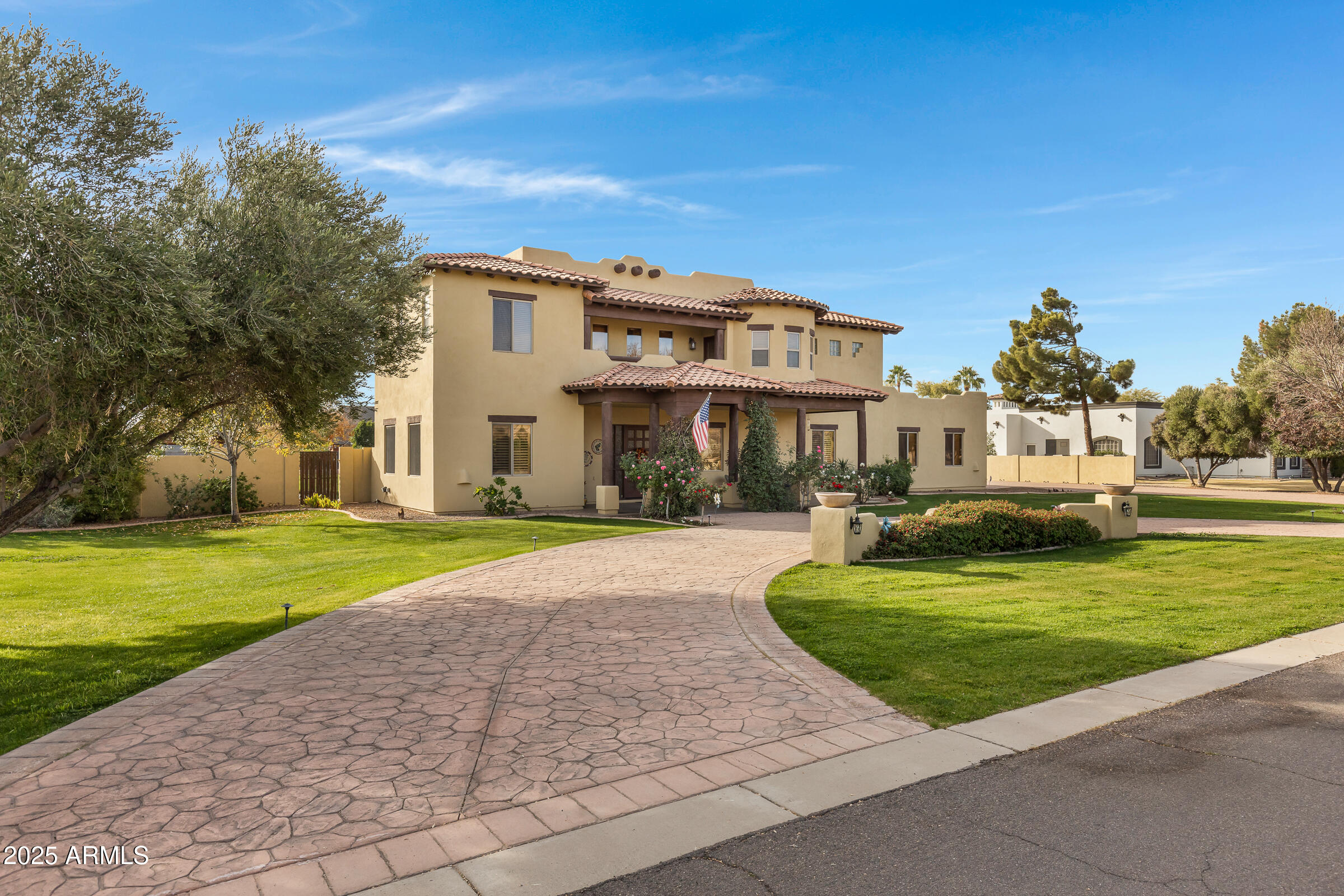 2697 E VIA DEL ARBOLES --