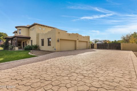 2697 E VIA DEL ARBOLES -- Gilbert AZ 85298