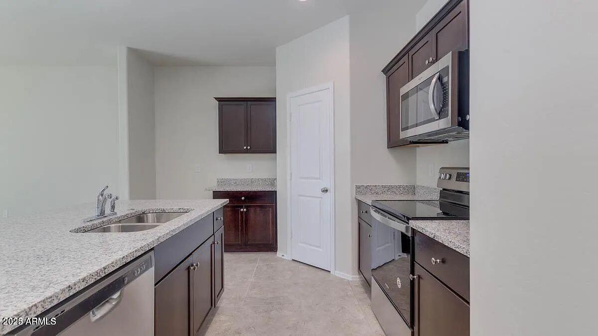 24419 W JONES Avenue