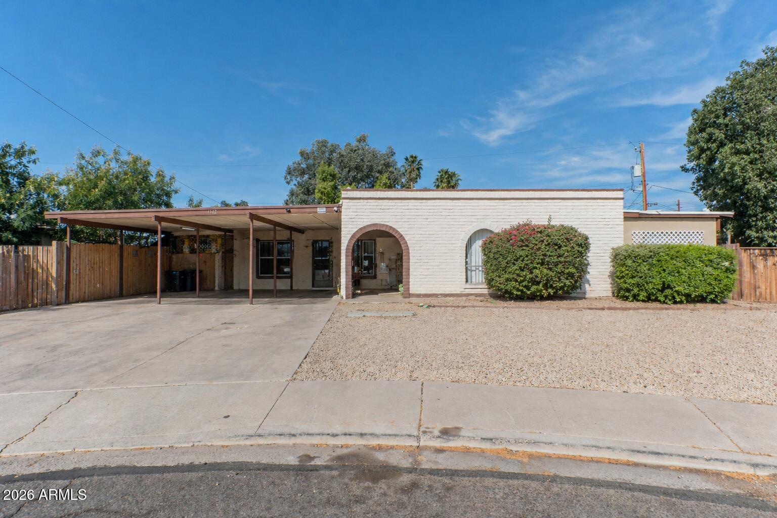 1142 N APRIL Circle