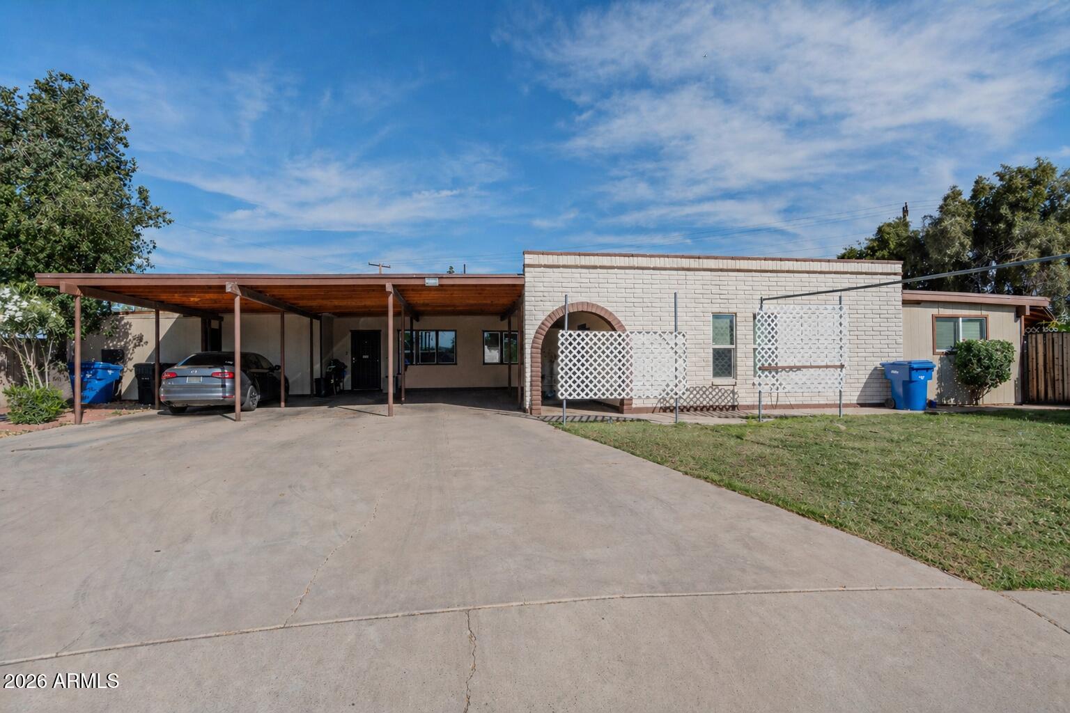 1142 N APRIL Circle