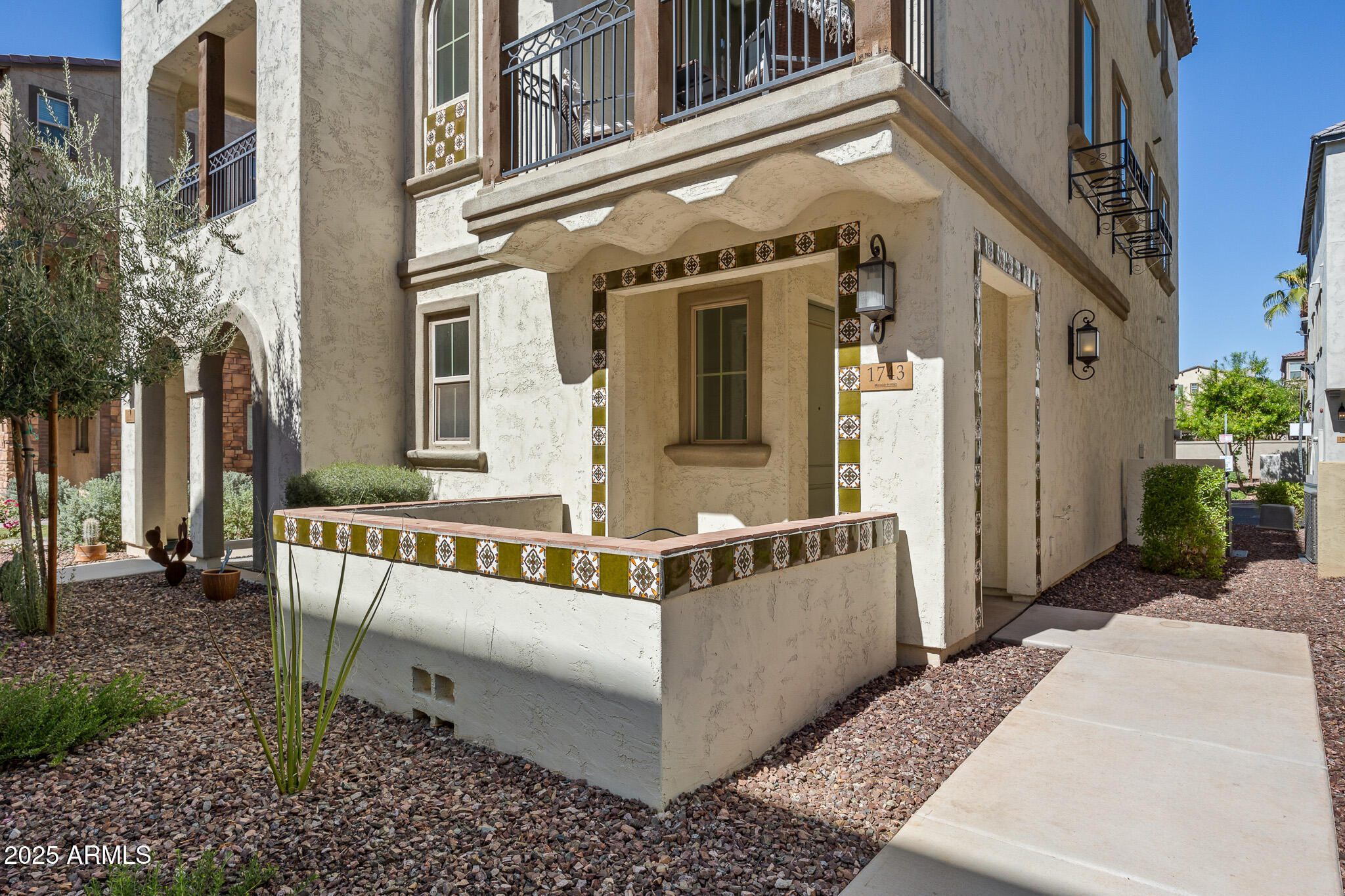 1743 E BRIDGEPORT Parkway