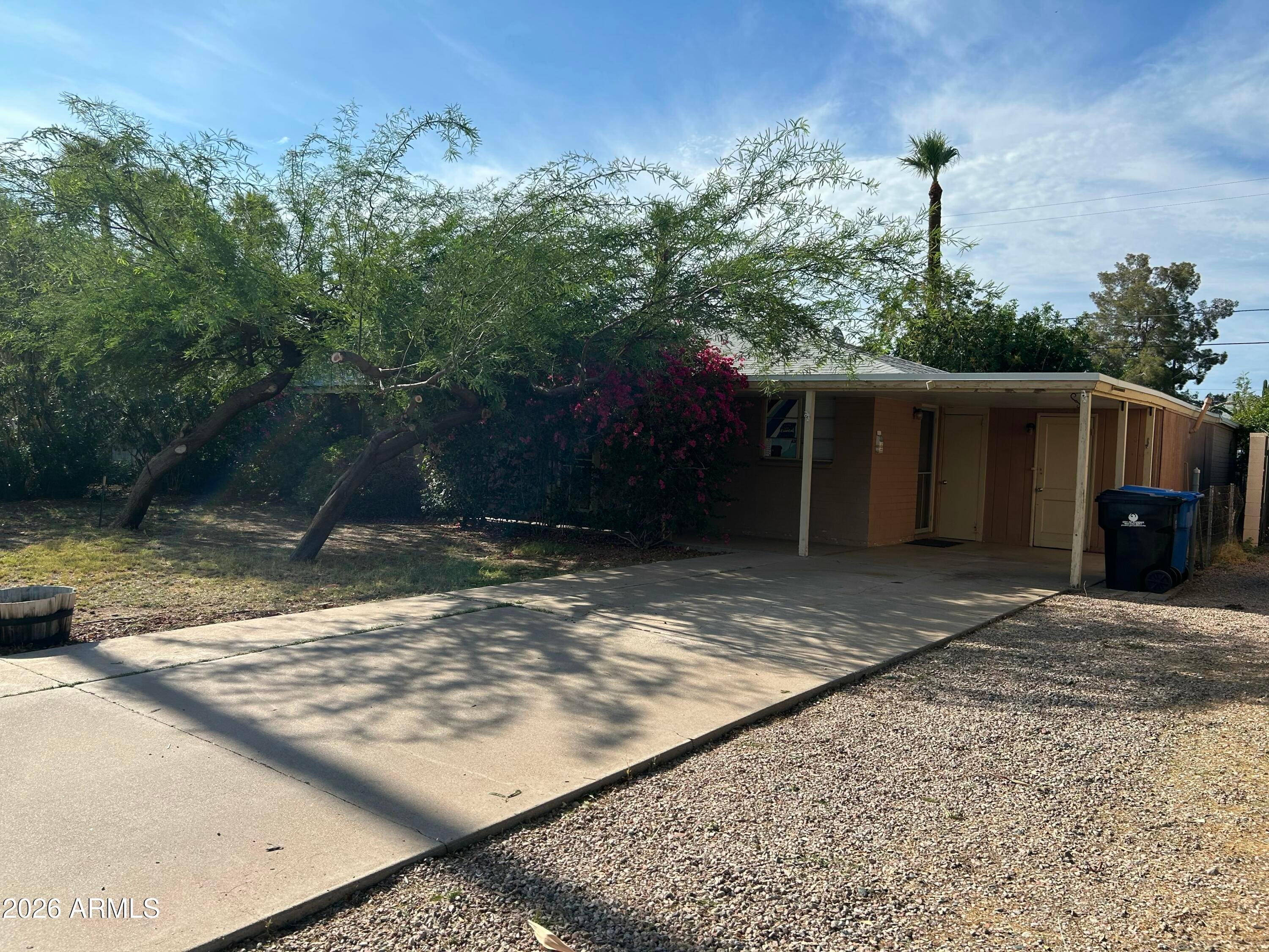 4648 E PALM Lane