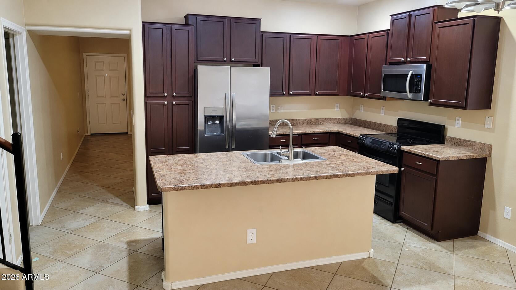 15174 W DESERT HILLS Drive