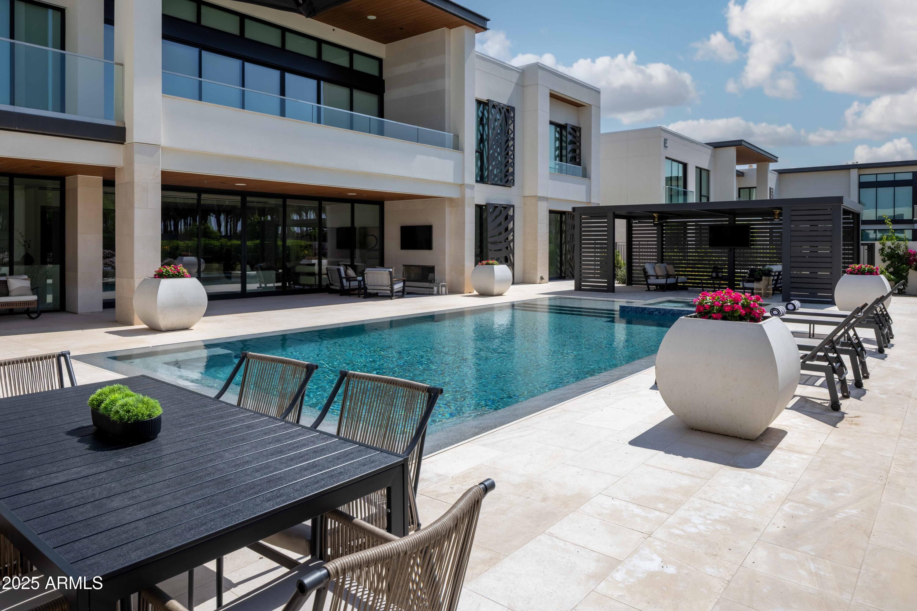 6587 N PALMERAIE Boulevard 1050