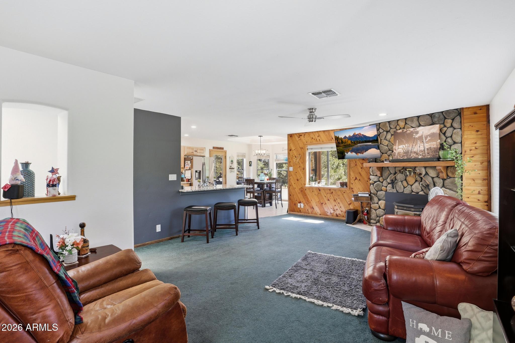 901 S RIDGEWAY Street