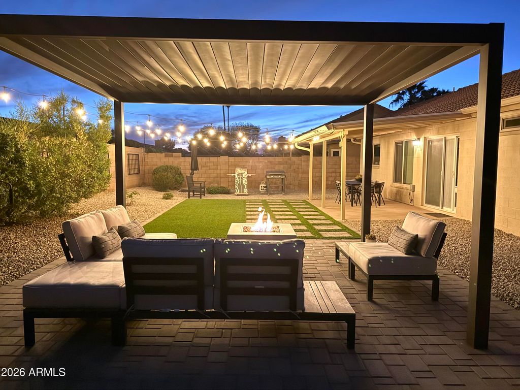 Photo of 1319 E Douglas Avenue, Gilbert, AZ 85234 (MLS # 6995155)